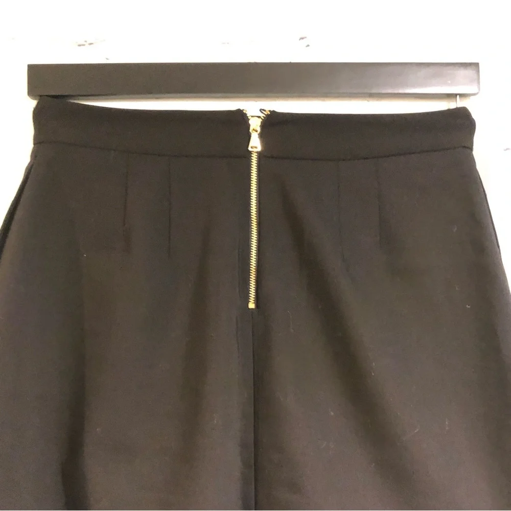 Express Women’s Black Circle Skirt with Gold Zipper Size 8 - Picture 4 of 12